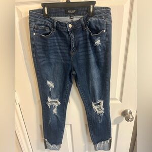 Judy Blue Distressed Boyfriend Jeans in Dark Blue